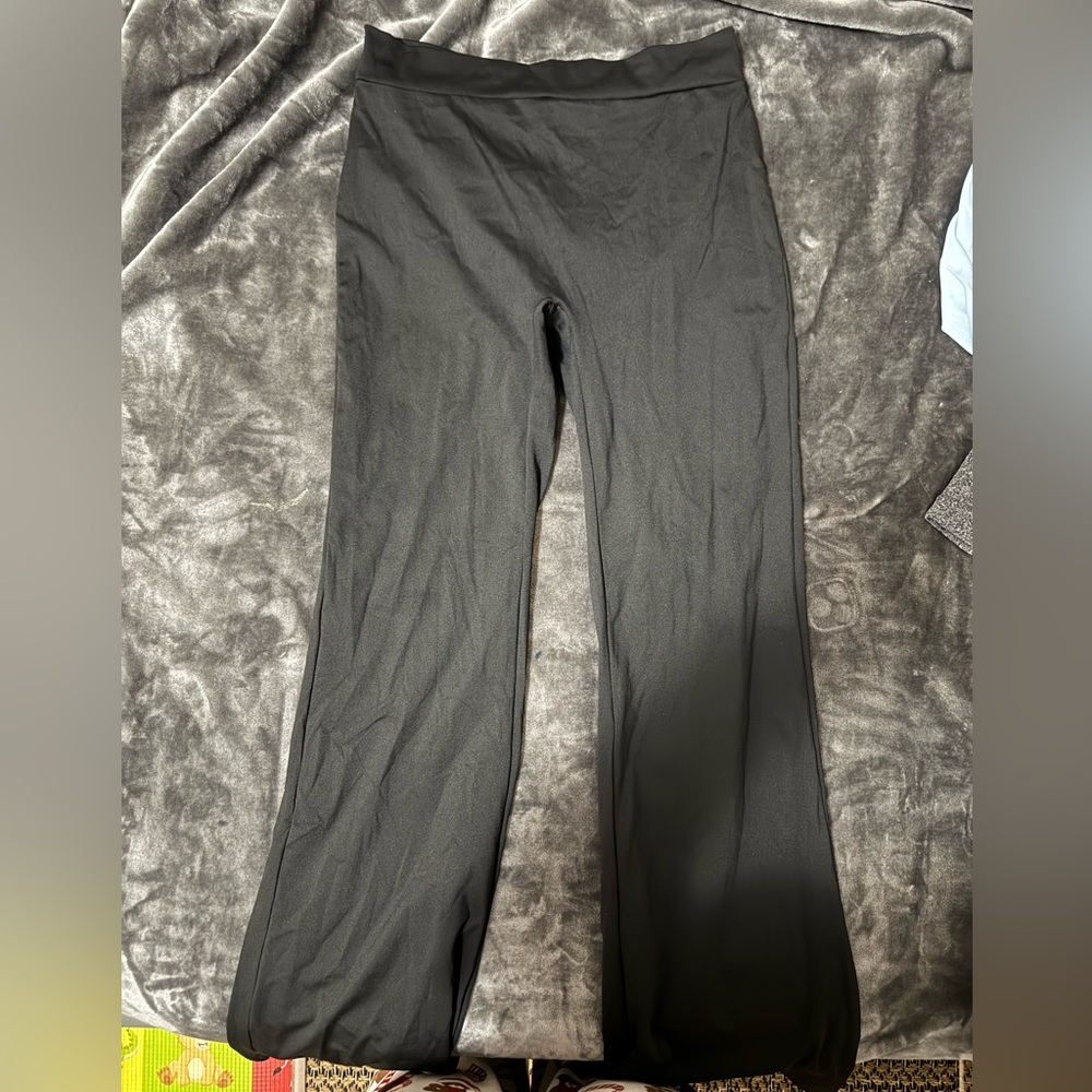 Scrunched gym leggings